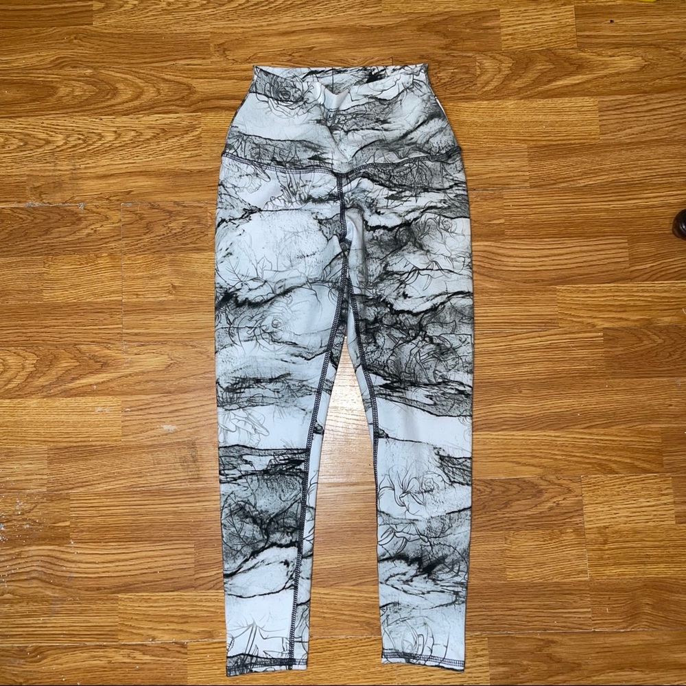 Evolución and Creation white marble Women high waisted leggings